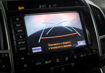 Подержанный автомобиль Toyota Land Cruiser Suv 2012 года (17 фото)