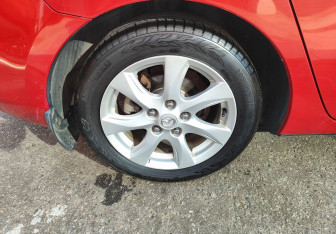 Подержанный автомобиль Mazda 3 Sedan 2011 года (12 фото)