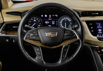 Подержанный автомобиль Cadillac XT5 2020 года (11 фото)