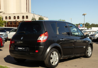 Подержанный автомобиль Renault Scenic 2006 года (4 фото)