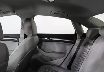 Подержанный автомобиль Audi A3 Sedan 2015 года (10 фото)