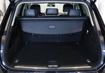 Подержанный автомобиль Volkswagen Touareg 2016 года (22 фото)