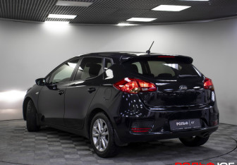 Подержанный автомобиль Kia Ceed Hatchback 2015 года (22 фото)