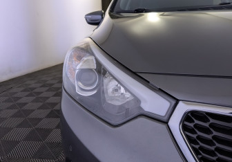 Подержанный автомобиль Kia Cerato Sedan 2015 года (17 фото)