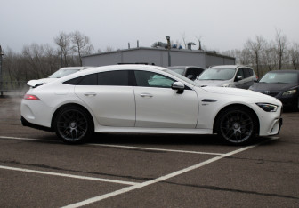 Подержанный автомобиль Mercedes-Benz AMG GT Liftback 2019 года (4 фото)