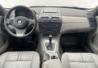 Подержанный автомобиль BMW X3 2004 года (11 фото)