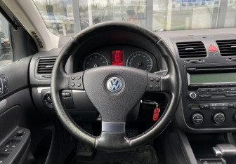 Подержанный автомобиль Volkswagen Jetta Sedan 2009 года (13 фото)