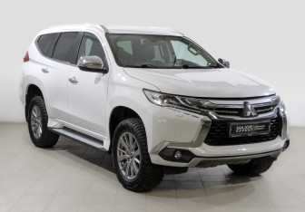 Подержанный автомобиль Mitsubishi Pajero Sport 2018 года (3 фото)