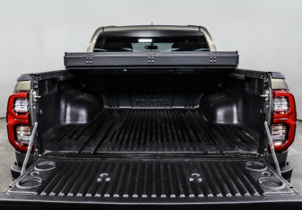 Подержанный автомобиль Toyota Hilux 2021 года (19 фото)