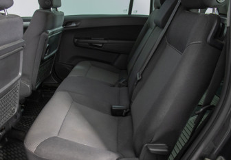 Подержанный автомобиль Opel Zafira Compactvan 2010 года (11 фото)