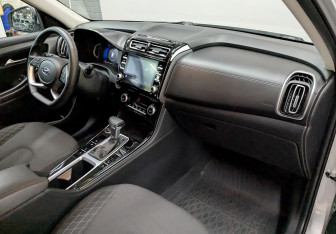 Подержанный автомобиль Hyundai Creta 2022 года (18 фото)