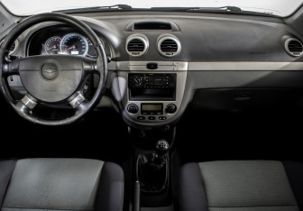 Подержанный автомобиль Chevrolet Lacetti Wagon 2011 года (11 фото)