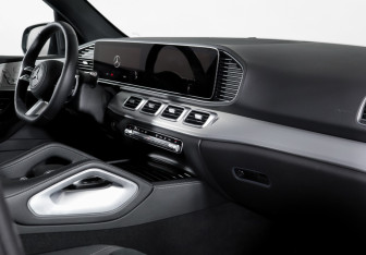 Подержанный автомобиль Mercedes-Benz GLE 2025 года (9 фото)