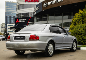 Подержанный автомобиль Hyundai Sonata 2008 года (4 фото)