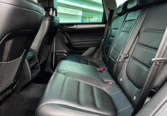 Подержанный автомобиль Volkswagen Touareg 2014 года (9 фото)
