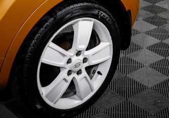 Подержанный автомобиль Kia Soul 2011 года (15 фото)