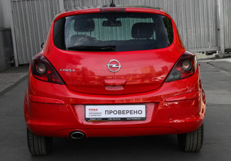 Подержанный автомобиль Opel Corsa 2012 года (5 фото)
