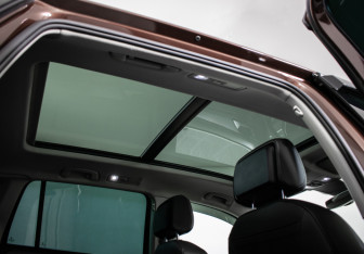 Подержанный автомобиль Volkswagen Tiguan 2021 года (10 фото)