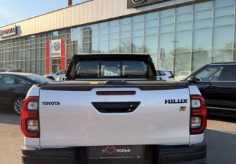 Новый Toyota Hilux 2025 (6 фото)