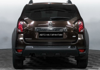 Подержанный автомобиль Renault Duster 2015 года (4 фото)