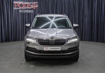 Подержанный автомобиль Skoda Karoq 2020 года (2 фото)