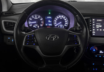 Подержанный автомобиль Hyundai Solaris Sedan 2017 года (17 фото)