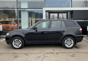 Подержанный автомобиль BMW X3 2008 года (8 фото)