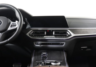 Подержанный автомобиль BMW X7 2020 года (14 фото)