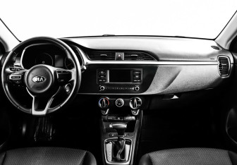 Подержанный автомобиль Kia Rio Sedan 2021 года (7 фото)