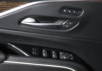 Подержанный автомобиль Cadillac Escalade Suv 2021 года (19 фото)