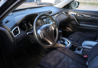 Подержанный автомобиль Nissan X-Trail 2016 года (7 фото)