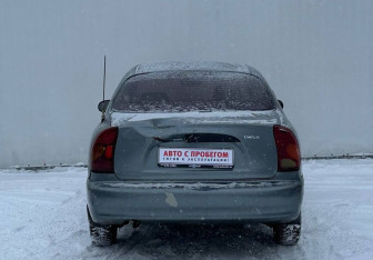 Подержанный автомобиль Chevrolet Lanos 2006 года (6 фото)
