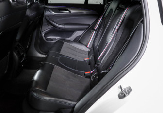 Подержанный автомобиль BMW X4 2018 года (10 фото)