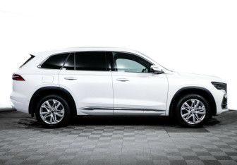 Подержанный автомобиль Geely Monjaro 2023 года (4 фото)