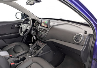 Подержанный автомобиль FAW Besturn X40 2021 года (11 фото)