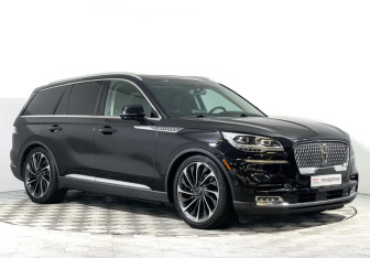 Подержанный автомобиль Lincoln Aviator 2020 года (3 фото)