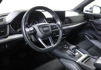 Подержанный автомобиль Audi Q5 2019 года (24 фото)