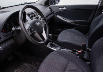 Подержанный автомобиль Hyundai Solaris Sedan 2015 года (10 фото)