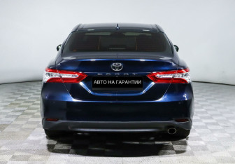 Подержанный автомобиль Toyota Camry Sedan 2018 года (4 фото)