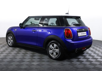 Подержанный автомобиль MINI Hatch 2018 года (7 фото)