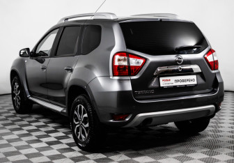 Подержанный автомобиль Nissan Terrano 2015 года (7 фото)