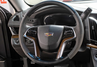 Подержанный автомобиль Cadillac Escalade Suv 2019 года (17 фото)