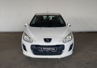 Подержанный автомобиль Peugeot 308 Hatchback 2011 года (2 фото)