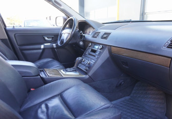 Подержанный автомобиль Volvo XC90 2010 года (11 фото)