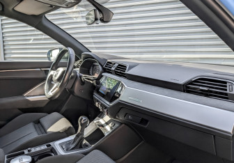 Подержанный автомобиль Audi Q3 2019 года (11 фото)