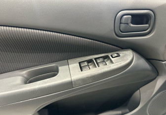 Подержанный автомобиль Nissan Almera Classic 2006 года (17 фото)