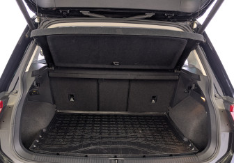 Подержанный автомобиль Volkswagen Tiguan 2018 года (10 фото)