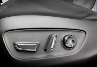 Подержанный автомобиль Toyota RAV4 2024 года (21 фото)