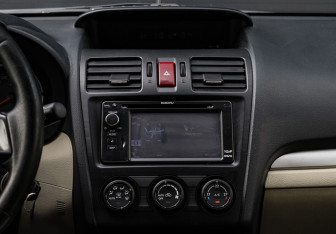 Подержанный автомобиль Subaru XV 2012 года (10 фото)