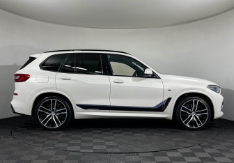 Подержанный автомобиль BMW X5 2019 года (6 фото)